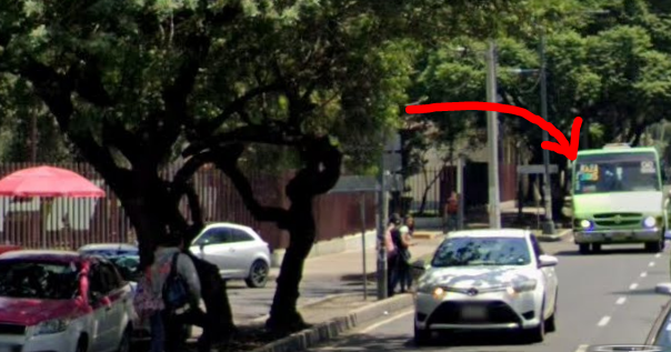 Microbús "La Raza". 